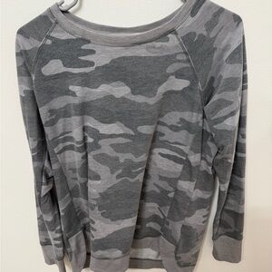 Danskin Gray Ribbed Crewneck Pullover